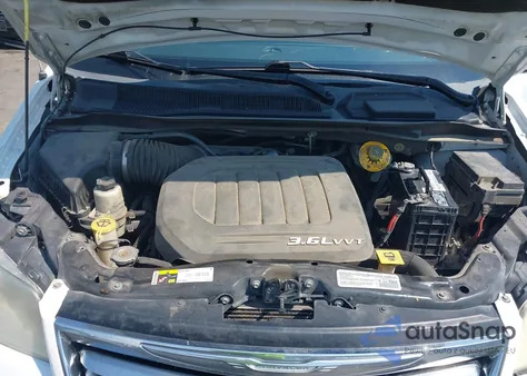 2014 Chrysler Town & Country Touring из США, поврежденный, VIN 2C4RC1BG7ER436064